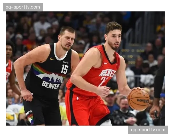 申京转型高位策应角色 助攻提升助力火箭战术体系